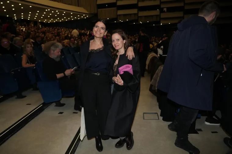 I u Srbiji potpuno ludilo: Evo koje zvijezde su se pojavile na premijeri hit filma 'Svadba'