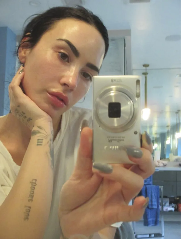 Bila je teen idol, pro&scaron;la kroz razna stanja, a evo kako izgleda danas bez trunke &scaron;minke