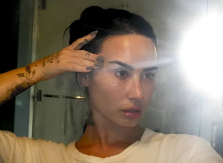 Bila je teen idol, pro&scaron;la kroz razna stanja, a evo kako izgleda danas bez trunke &scaron;minke