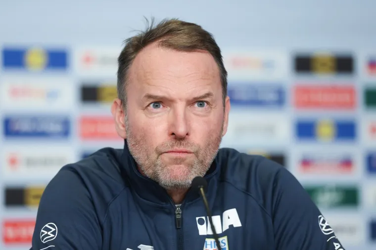 Kamera snimila ljutitog Sigurdssona prije eksplozivne pressice na kojoj je opleo po EHF-u