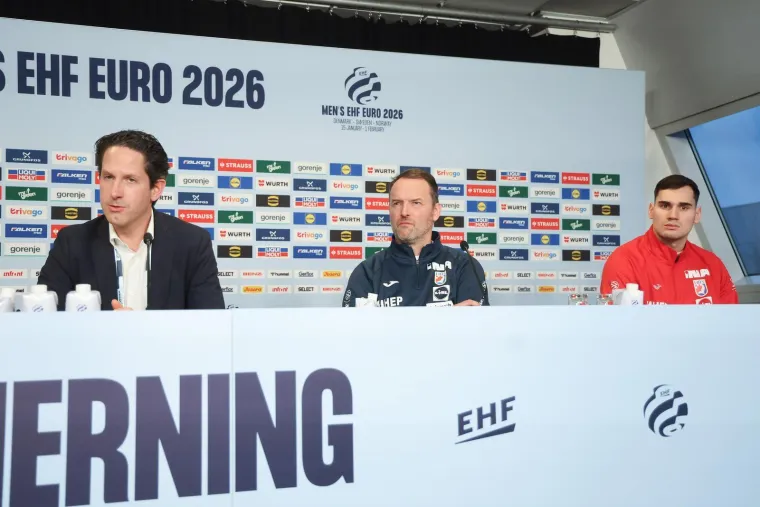 Kamera snimila ljutitog Sigurdssona prije eksplozivne pressice na kojoj je opleo po EHF-u