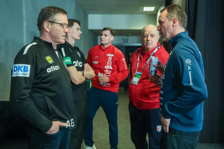 Kamera snimila ljutitog Sigurdssona prije eksplozivne pressice na kojoj je opleo po EHF-u