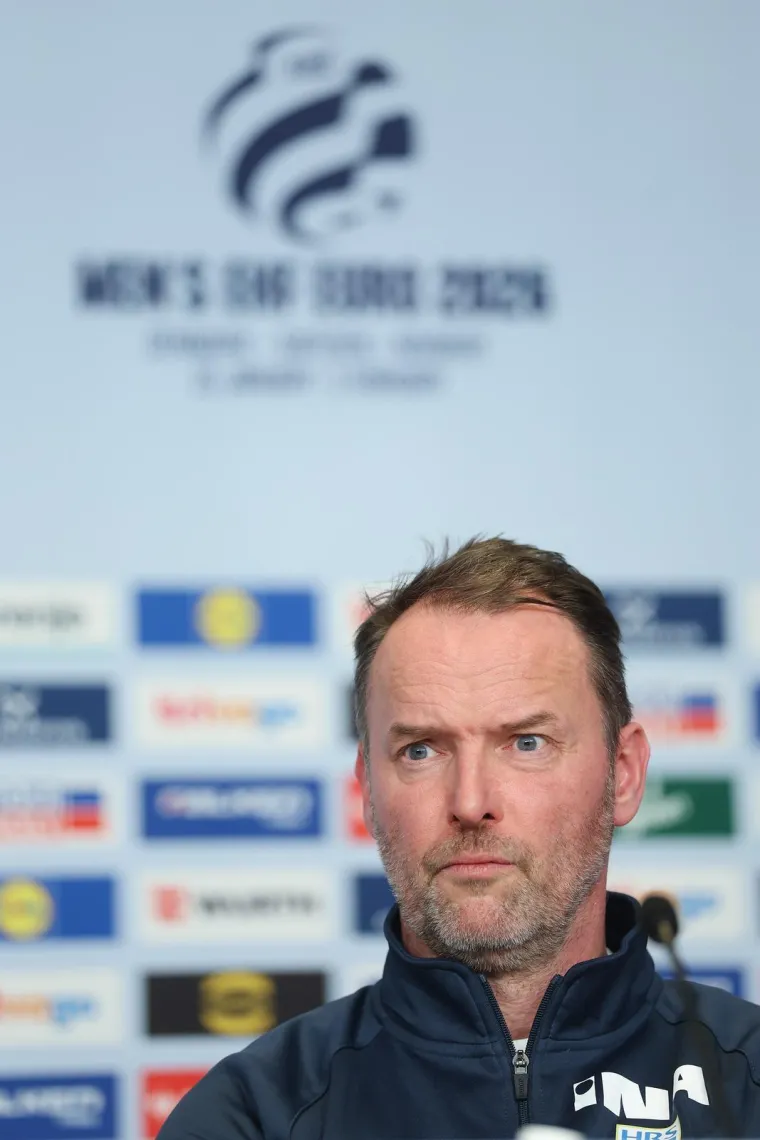 Kamera snimila ljutitog Sigurdssona prije eksplozivne pressice na kojoj je opleo po EHF-u