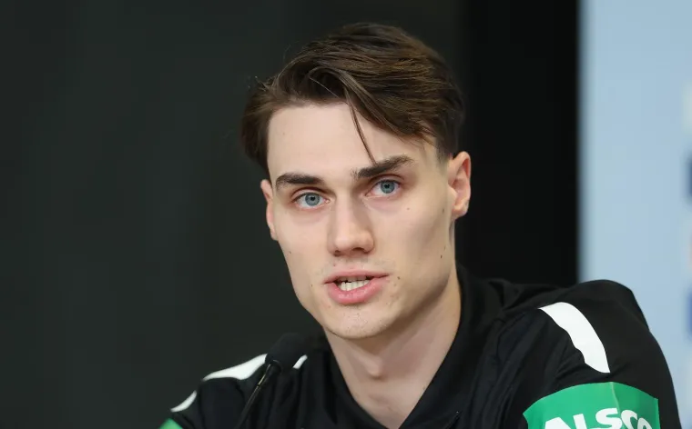 Kamera snimila ljutitog Sigurdssona prije eksplozivne pressice na kojoj je opleo po EHF-u