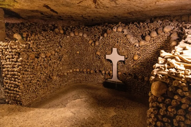 Od mjesta prepunog &scaron;takorima do vrata pakla: Ovo su najčudnije turističke destinacije na svijetu