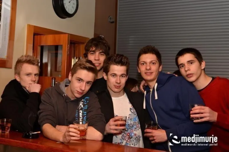 Grupa 'Meja&scaron;i' s početka karijere, 'opasni' momci s ikoničnim biebericama i preslatki parovi