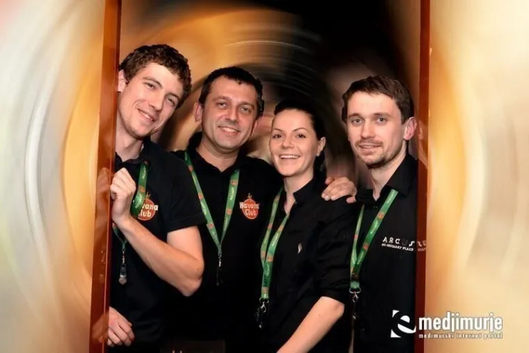 Grupa 'Meja&scaron;i' s početka karijere, 'opasni' momci s ikoničnim biebericama i preslatki parovi