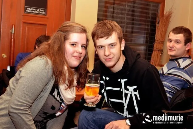 Grupa 'Meja&scaron;i' s početka karijere, 'opasni' momci s ikoničnim biebericama i preslatki parovi