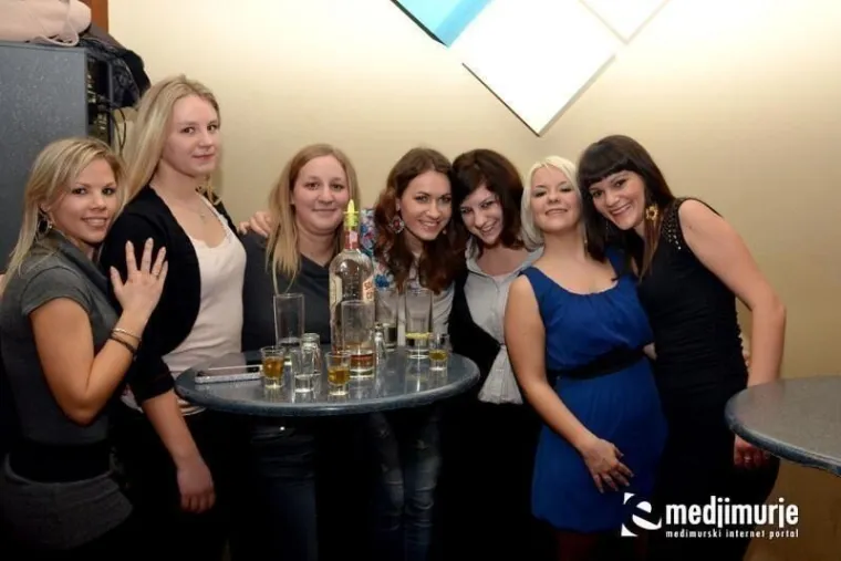 Grupa 'Meja&scaron;i' s početka karijere, 'opasni' momci s ikoničnim biebericama i preslatki parovi