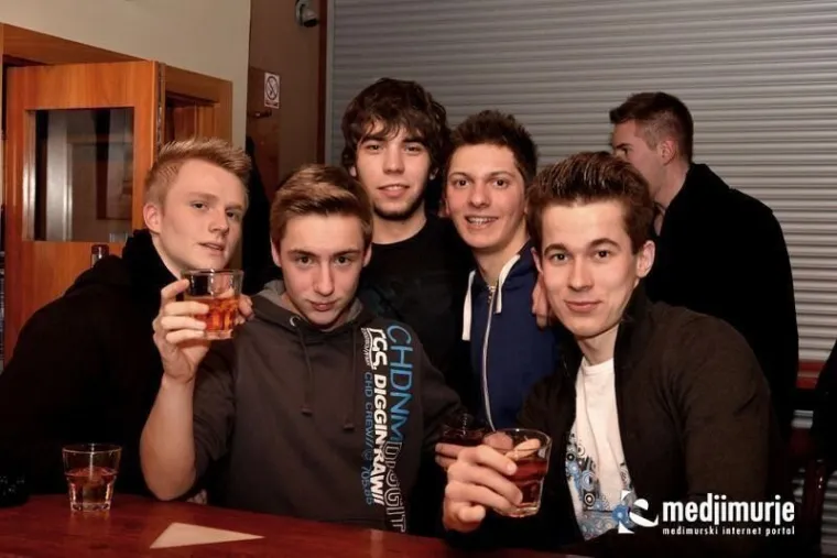 Grupa 'Meja&scaron;i' s početka karijere, 'opasni' momci s ikoničnim biebericama i preslatki parovi