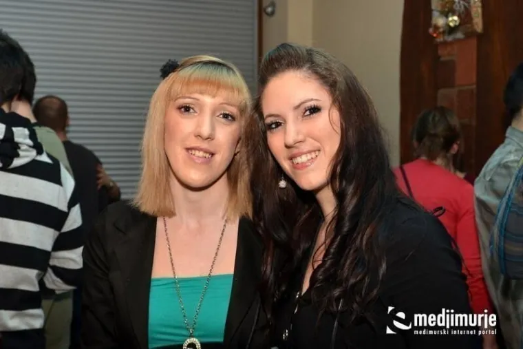 Grupa 'Meja&scaron;i' s početka karijere, 'opasni' momci s ikoničnim biebericama i preslatki parovi