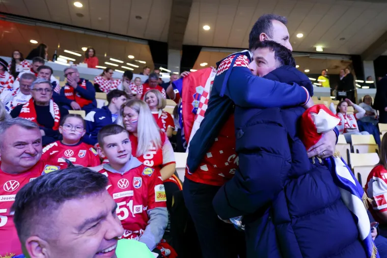 Provjerite &scaron;to su navijači u Danskoj radili Duvnjaku, pažnju plijenila i poznata navijačica