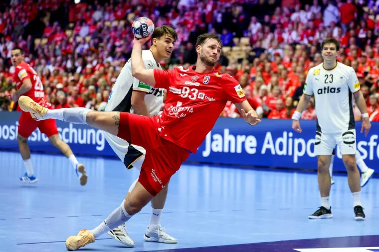 Provjerite &scaron;to su navijači u Danskoj radili Duvnjaku, pažnju plijenila i poznata navijačica