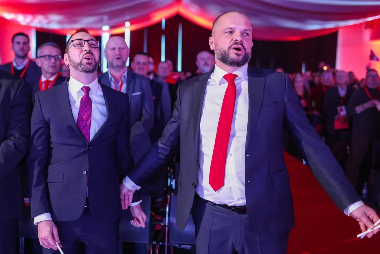 Dalija puca od sreće, Toma&scaron;ević i Hajda&scaron; zagrljeni: Svu pažnju ipak je ukrao 'Crveni zmaj'!