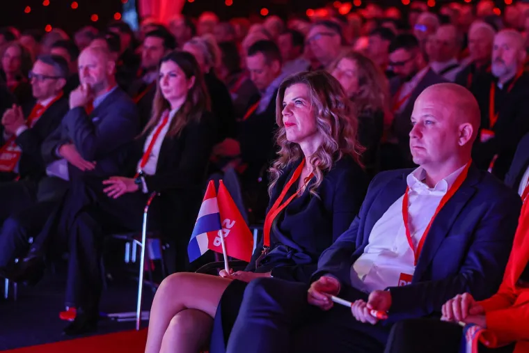 Dalija puca od sreće, Toma&scaron;ević i Hajda&scaron; zagrljeni: Svu pažnju ipak je ukrao 'Crveni zmaj'!