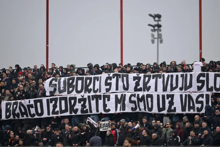 Burno u Gorici: Svi su gledali u poruku koju je podigla Torcida za uhićene