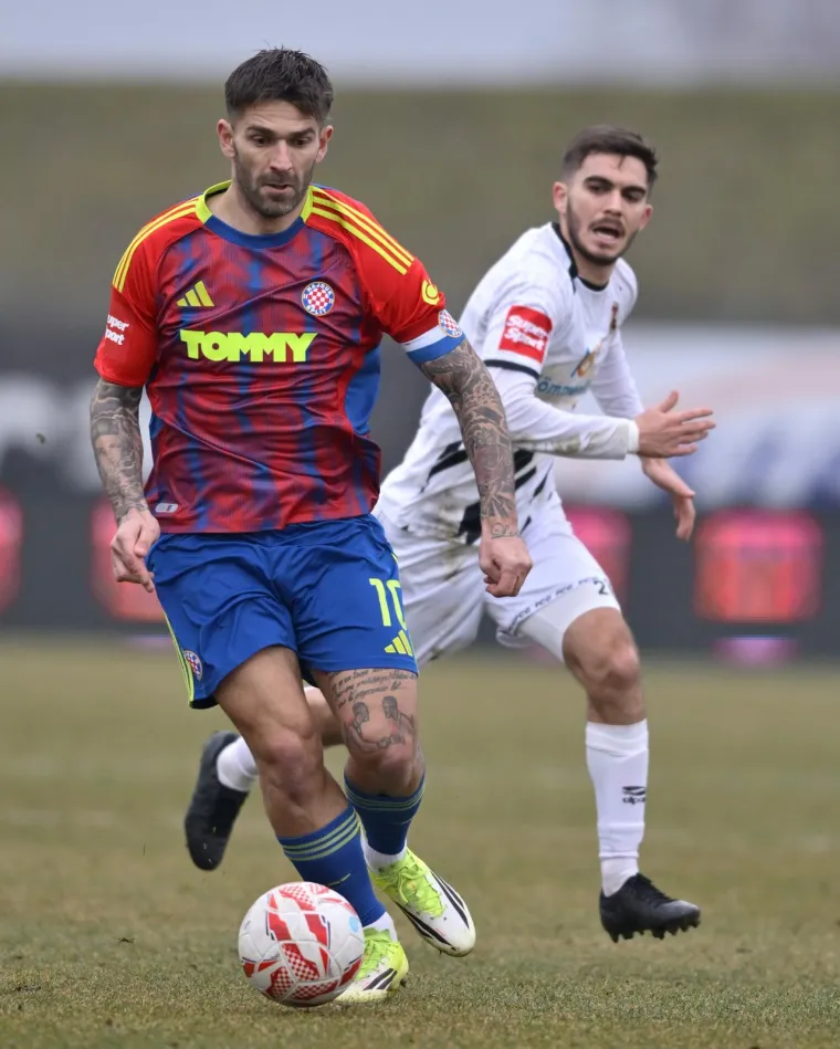 Burno u Gorici: Svi su gledali u poruku koju je podigla Torcida za uhićene