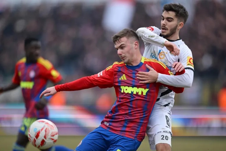 Burno u Gorici: Svi su gledali u poruku koju je podigla Torcida za uhićene