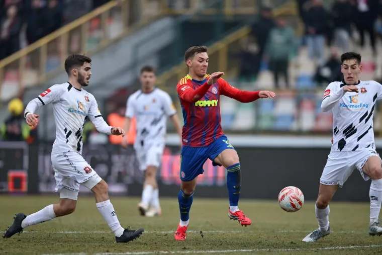 Burno u Gorici: Svi su gledali u poruku koju je podigla Torcida za uhićene