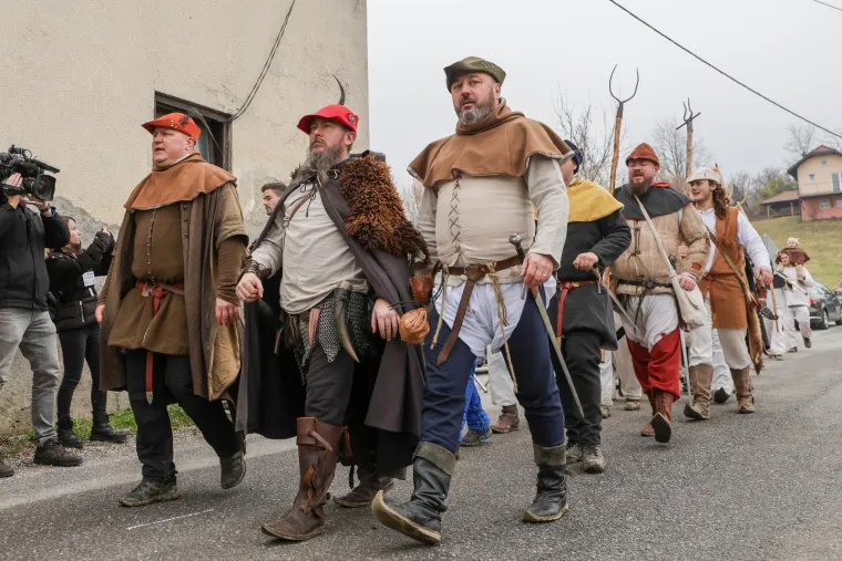 Gornja Stubica oživjela povijest: Ovi su kmetovi spremni za bitku! Seljačka buna ih čeka
