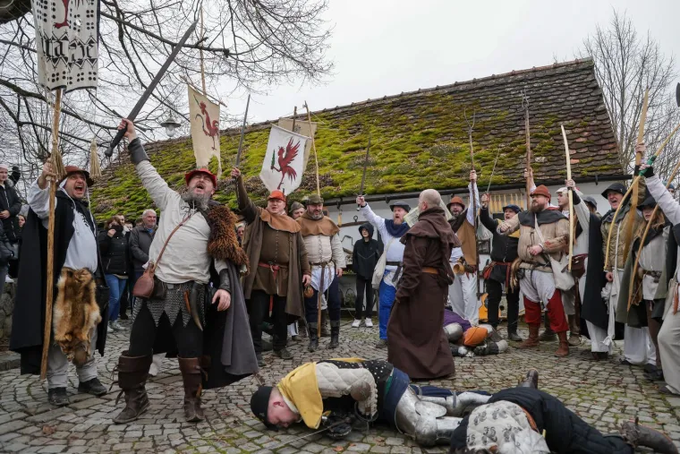 Gornja Stubica oživjela povijest: Ovi su kmetovi spremni za bitku! Seljačka buna ih čeka