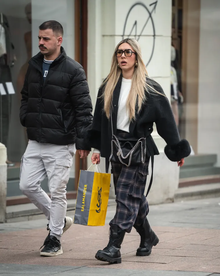 Noge za kojima se okretalo: Zagrepčanke u mini suknjama pokorile sredi&scaron;te grada