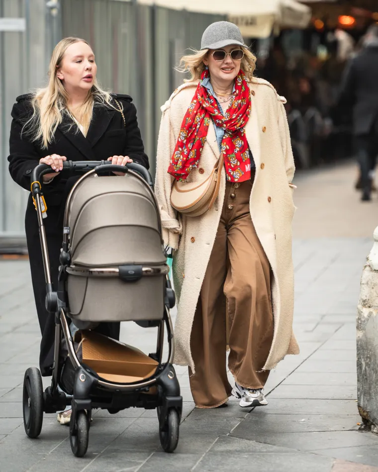 Noge za kojima se okretalo: Zagrepčanke u mini suknjama pokorile sredi&scaron;te grada