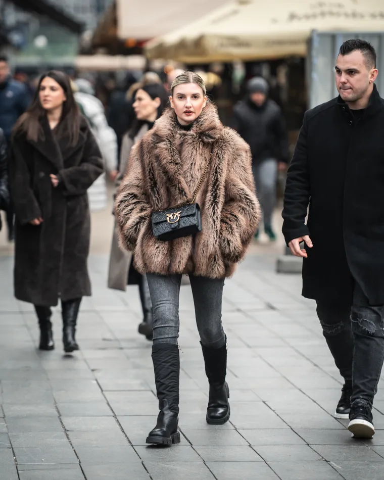 Noge za kojima se okretalo: Zagrepčanke u mini suknjama pokorile sredi&scaron;te grada