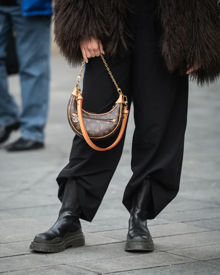 Noge za kojima se okretalo: Zagrepčanke u mini suknjama pokorile sredi&scaron;te grada