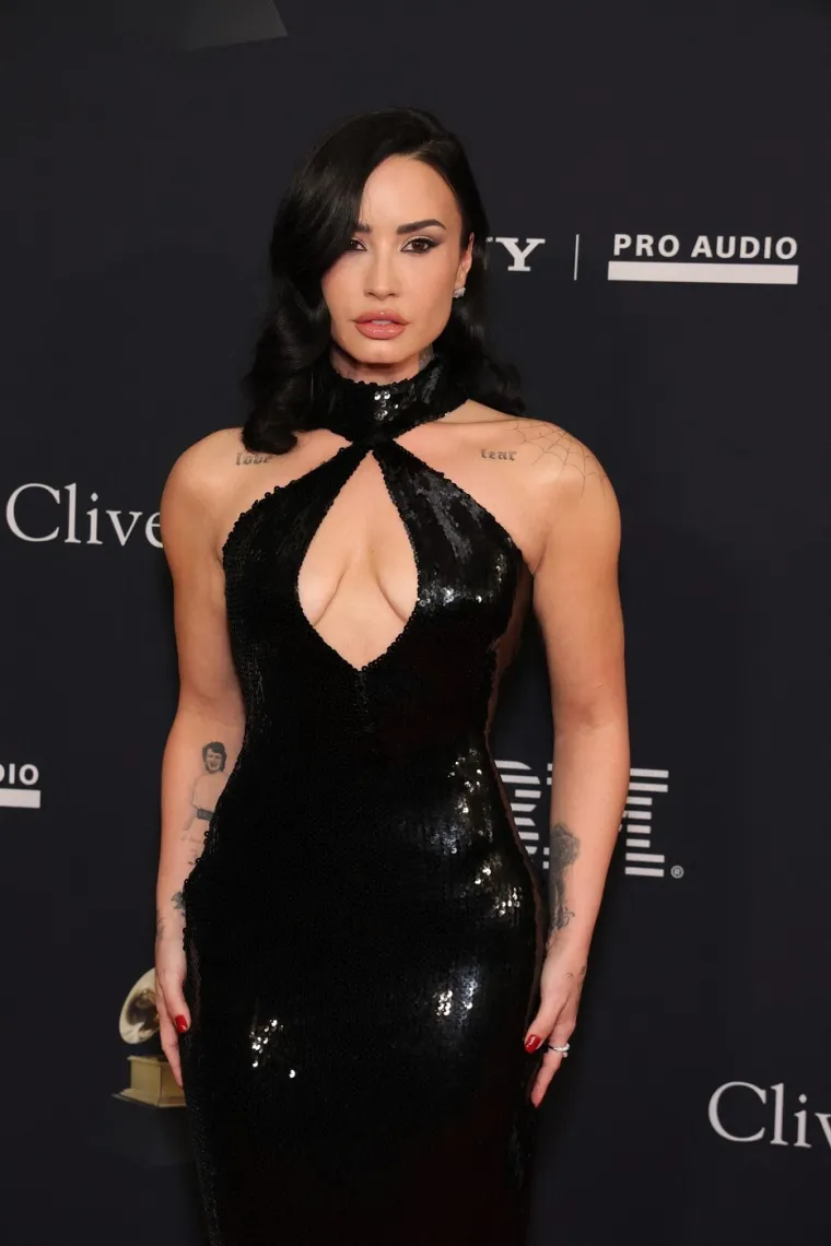 Glam haljine i dramatični dekoltei: Ovo su najvrelija izdanja s crvenog tepiha uoči Grammyja