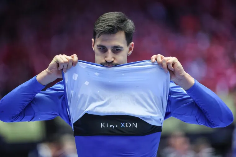 On je na&scaron; rukometni ratnik: Pogledajte kako su Islanđani istukli Mandića koji je sav krvav