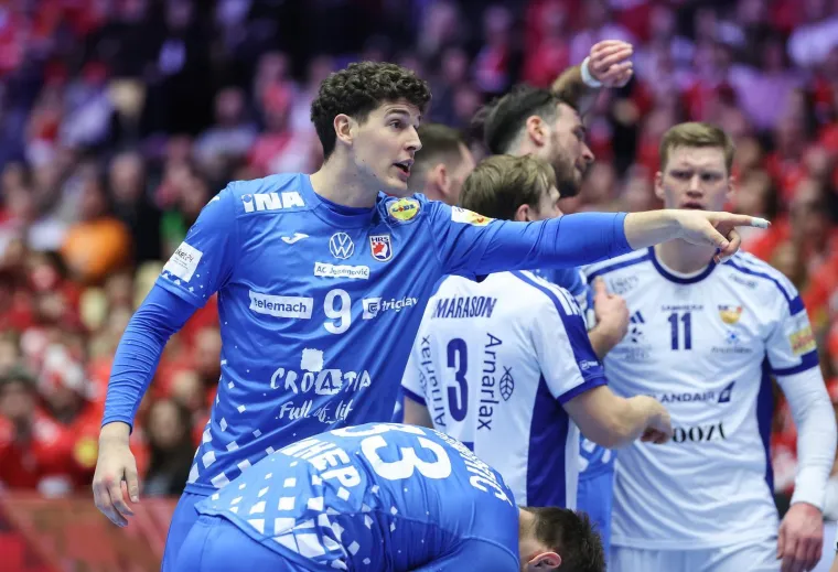 On je na&scaron; rukometni ratnik: Pogledajte kako su Islanđani istukli Mandića koji je sav krvav