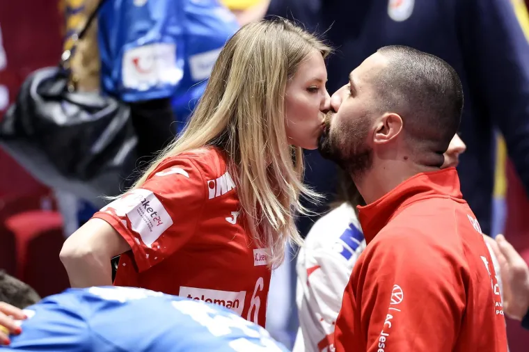 Zbog njih su tribine gorjele: Pogledajte kako su bolje polovice bodrile na&scaron;e brončane heroje