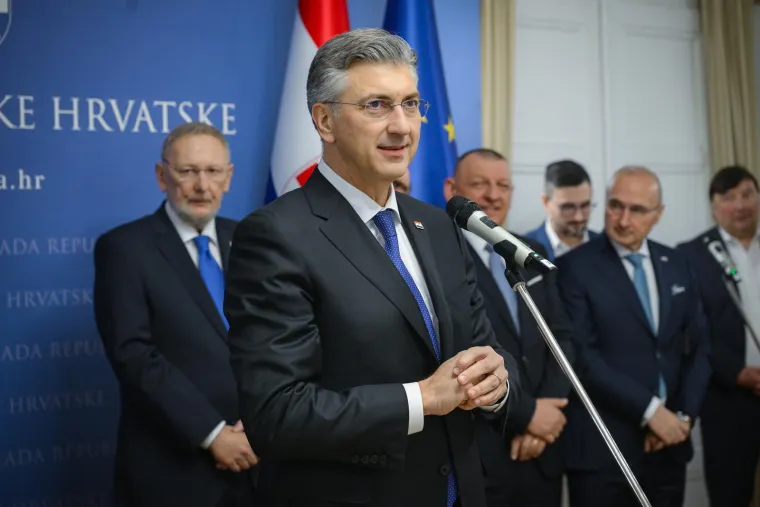 Prijem odrađen: Ovako su brončani rukometa&scaron;i dočekani u Banskim dvorima