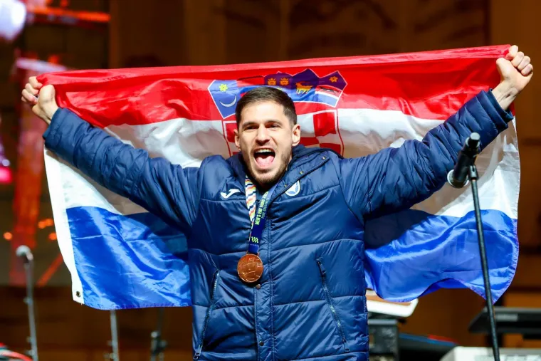 Vitezovi dobili &scaron;to su tražili! Neki igrači su bili u suzama, a evo kako je reagirao Thompson