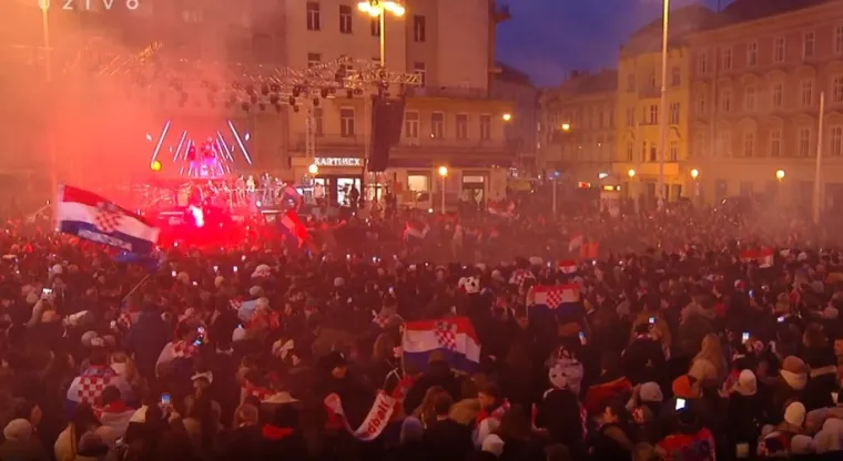 Neviđeni kadrovi s dočeka rukometa&scaron;a: O ovim prizorima će se danima pričati...