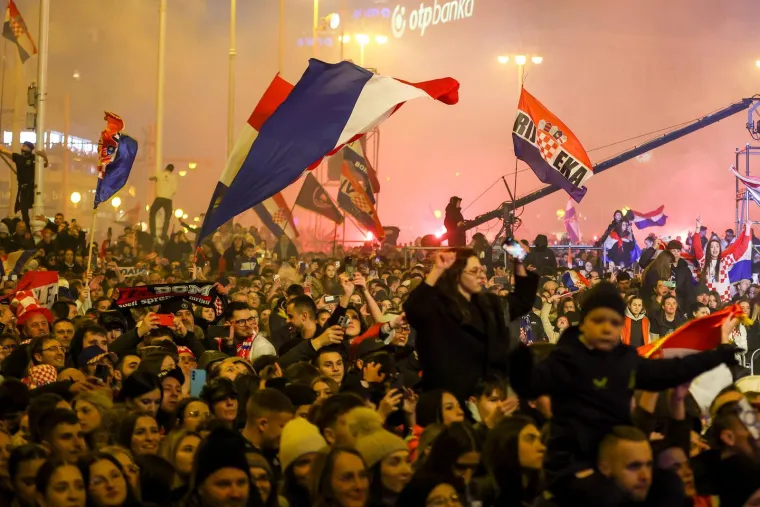 Neviđeni kadrovi s dočeka rukometa&scaron;a: O ovim prizorima će se danima pričati...