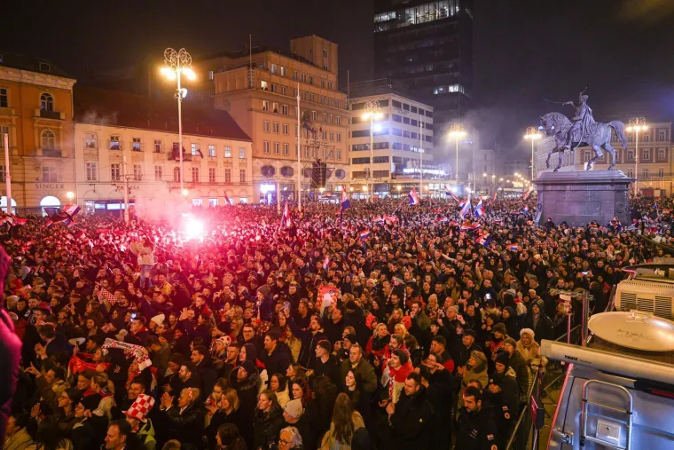 Neviđeni kadrovi s dočeka rukometa&scaron;a: O ovim prizorima će se danima pričati...
