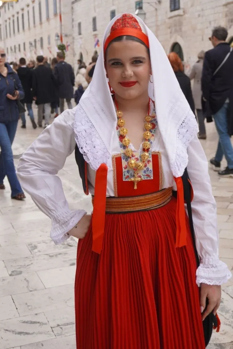 Zgodne djevojke ukrale su svu pažnju: Ovo su najljep&scaron;a izdanja s dubrovačke Feste
