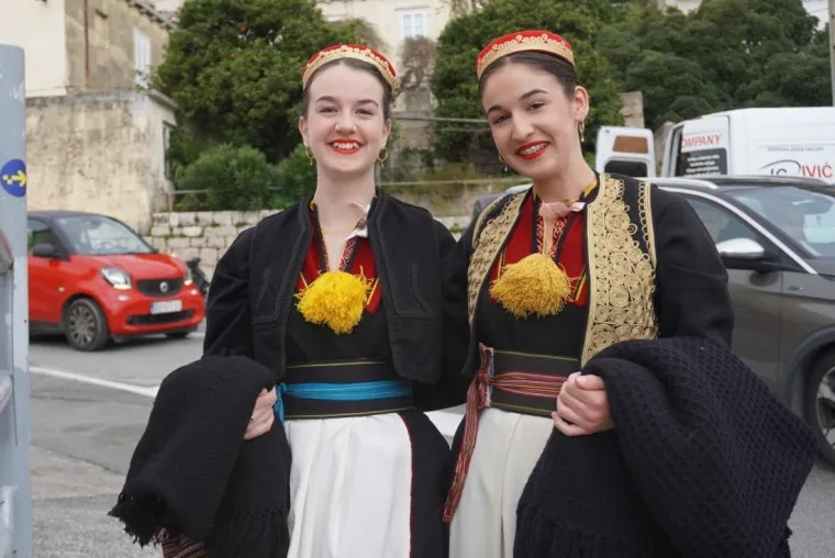 Zgodne djevojke ukrale su svu pažnju: Ovo su najljep&scaron;a izdanja s dubrovačke Feste
