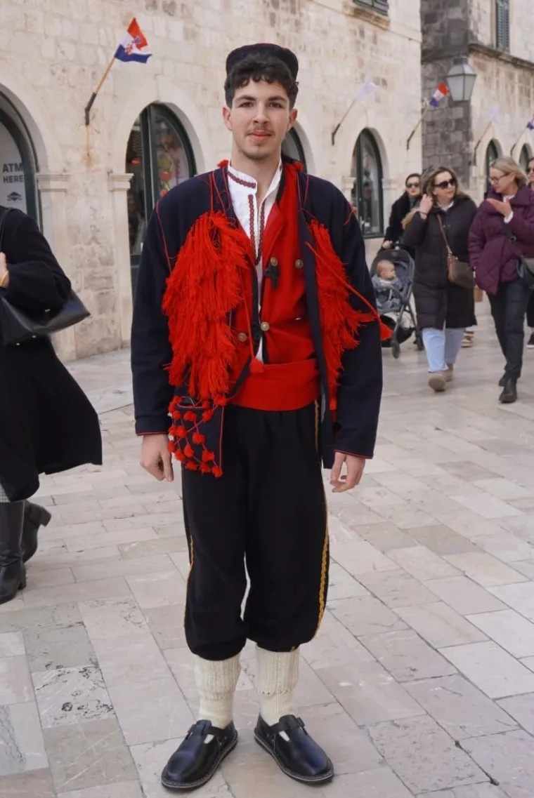 Zgodne djevojke ukrale su svu pažnju: Ovo su najljep&scaron;a izdanja s dubrovačke Feste