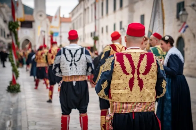 Zgodne djevojke ukrale su svu pažnju: Ovo su najljep&scaron;a izdanja s dubrovačke Feste