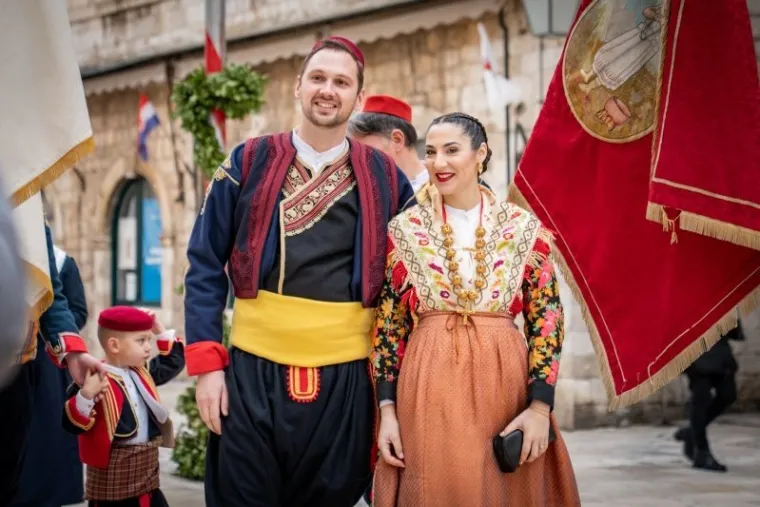 Zgodne djevojke ukrale su svu pažnju: Ovo su najljep&scaron;a izdanja s dubrovačke Feste