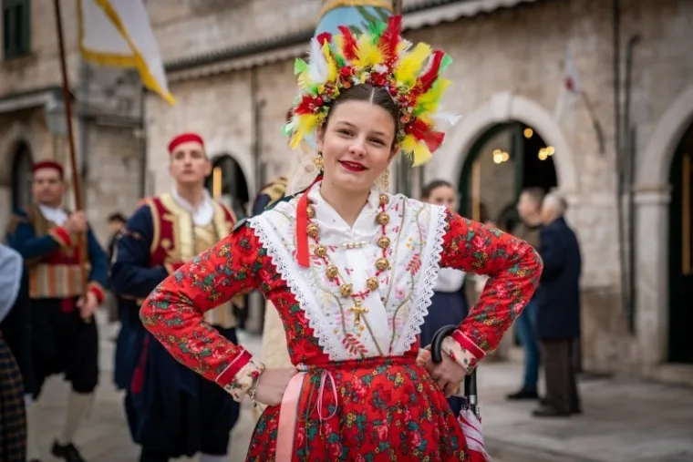 Zgodne djevojke ukrale su svu pažnju: Ovo su najljep&scaron;a izdanja s dubrovačke Feste