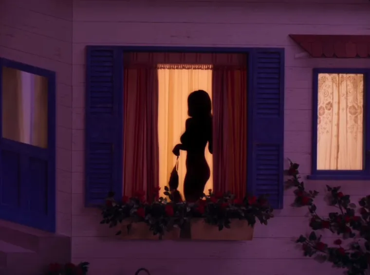 Pogledajte kako je Sydney Sweeney zapalila dru&scaron;tvene mreže u čipkastom donjem rublju među ružama