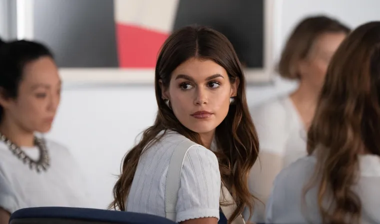 Cindy Crawford bila je kraljica 90-ih, ali kći Kaia Gerber danas postavlja nove standarde ljepote