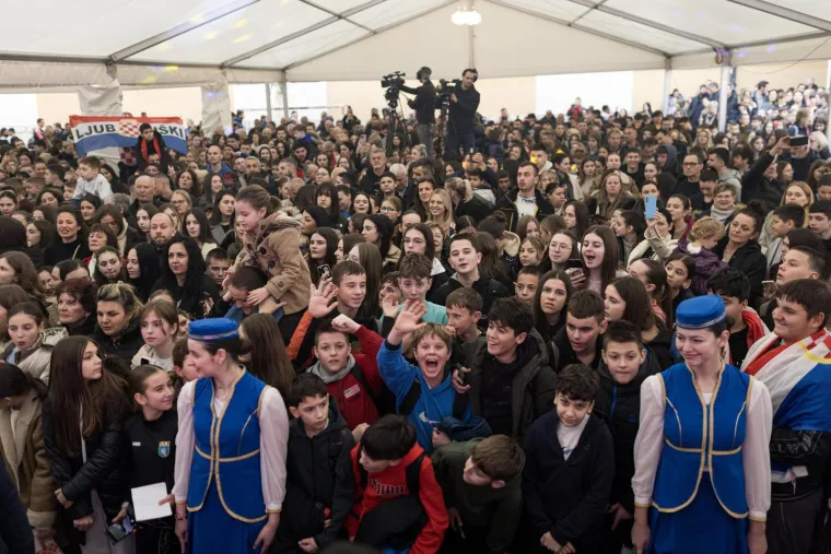 Nisu medalje bile u fokusu: Jedan detalj na rukometa&scaron;ima obilježio povratak rodnom mjestu