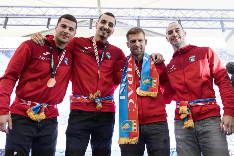 Nisu medalje bile u fokusu: Jedan detalj na rukometa&scaron;ima obilježio povratak rodnom mjestu