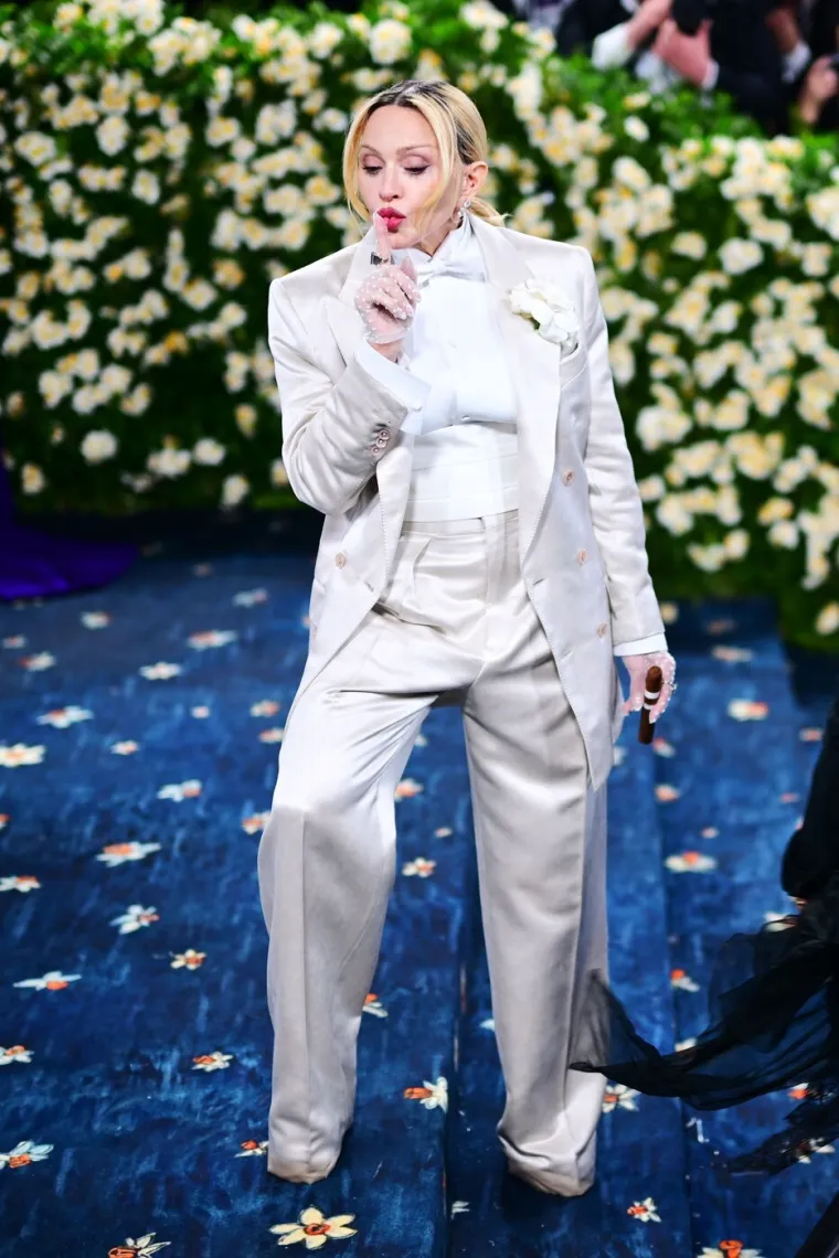 Možete li vjerovati da Madonna ima skoro 70 godina? Izgleda kao da joj je vrijeme stalo