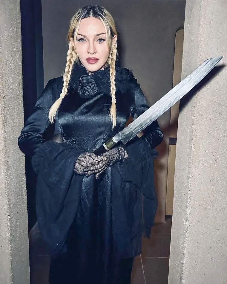 Možete li vjerovati da Madonna ima skoro 70 godina? Izgleda kao da joj je vrijeme stalo